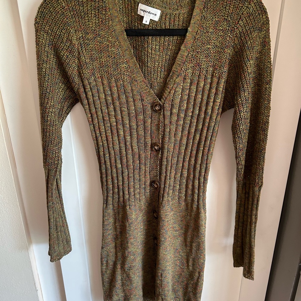 Lightweight sweater dress. Flattering and versatile. Size small